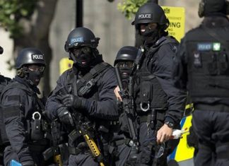 Σύλληψη 8 υπόπτων για τρομοκρατία Σύλληψη 8 υπόπτων για τρομοκρατία