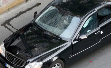 Πλημμυρισμένοι στα αίματα οι άνθρωποι – Τι λένε οι πρώτες μαρτυρίες … «Ενώ πήγαινα με τη μηχανή μου και κατευθυνόμουν προς την 3ης Σεπτεμβρίου άκουσα μία πολύ δυνατή έκρηξη και ξαφνικά κόσμο να τρέχει προς 3ης Σεπτεμβρίου και Μάρνη.