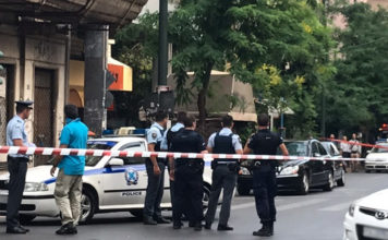 Συμβαίνει τώρα: Τρομοκρατική επίθεση κατά του Λουκά Παπαδήμου Συναγερμός μετά την έκρηξη στο αυτοκίνητο του πρώην πρωθυπουργού Λουκά Παπαδήμου, στην οδό Μάρνη,