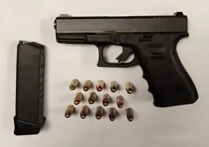 27042025ydezi-300x367