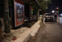 Σοκ στο Χαλάνδρι: Αυτοκίνητο έπεσε με ταχύτητα σε στάση λεωφορείου