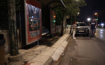 Σοκ στο Χαλάνδρι: Αυτοκίνητο έπεσε με ταχύτητα σε στάση λεωφορείου