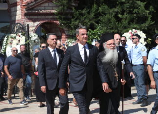 Σε βαρύ κλίμα το τελευταίο αντίο στον Απόστολο Βεσυρόπουλο