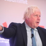 Boris Johnson στο Συνέδριο Economist Θεσσαλονίκης: «Η Ουκρανία και η Δύση δεν μπορούν να μείνουν αδύναμοι»»