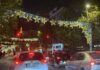 Βραδινή Χριστουγεννιάτικη Αθήνα: Μαγευτικές Στιγμές Φώτων και Ζεστής Ατμόσφαιρας