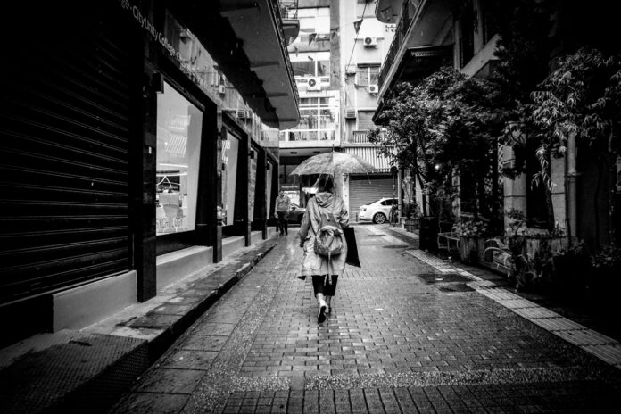 ΚΑΙΡΟΣ: ΧΕΙΜΩΝΙΑΤΙΚΟ ΣΚΗΝΙΚΟ ΜΕ ΒΡΟΧΕΣ, ΑΝΕΜΟΥΣ ΚΑΙ ΠΤΩΣΗ ΘΕΡΜΟΚΡΑΣΙΑΣ ΤΟ ΣΑΒΒΑΤΟ