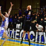 Επίδειξη δύναμης από τον Παπάγου στο Αιγάλεω – Νίκη με 81-61