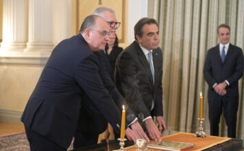 Ορκίστηκαν τα νέα μέλη της κυβέρνησης