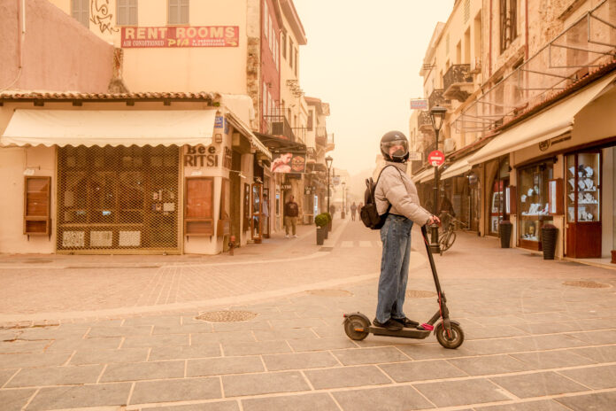 ΑΦΡΙΚΑΝΙΚΗ ΣΚΟΝΗ ΠΑΝΩ ΑΠΟ ΤΑ ΧΑΝΙΑ ΣΤΗΝ ΚΡΗΤΗ (ΓΙΑΝΝΗΣ ΑΓΓΕΛΑΚΗΣ/EUROKINISSI)