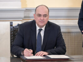 Παραίτηση Λαζαρίδη μετά από εσωτερικές πιέσεις – Το παρασκήνιο και οι ισορροπίες στη ΝΔ