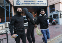 Στον εισαγγελέα ο συλληφθείς ως οδηγός της μηχανής που παρέσυρε τη 16χρονη στη Λιοσίων