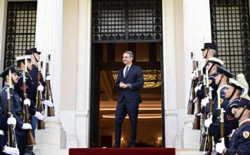 Μητσοτάκης – Εμίρης Κατάρ στο Μαξίμου: Στο επίκεντρο Μέση Ανατολή και επενδύσεις στην Ελλάδα