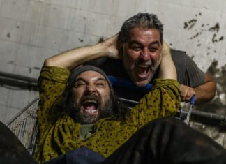 Η εμβληματική παράσταση «Άνθρωποι και Ποντίκια» του Τζον Στάινμπεκ, σε σκηνοθεσία Βασίλη Μπισμπίκη