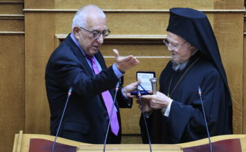 Μήνυμα ενότητας και ευθύνης από τον Πατριάρχη στη Βουλή