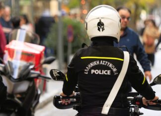 Επικίνδυνη οδήγηση στην Κηφισιά – 210 χλμ/ώρα αντί 100, σύλληψη 21χρονου